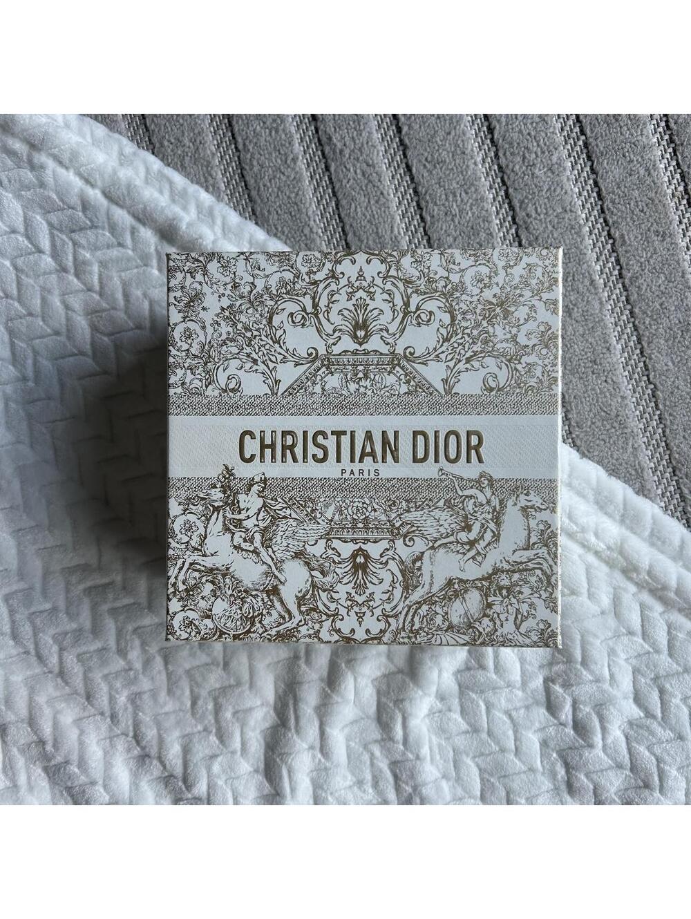 Christian Dior white & gold damask patterned box #luxury #designer